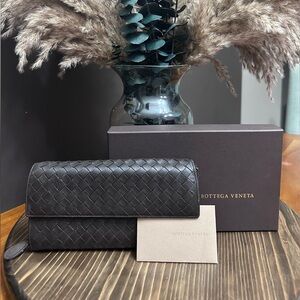 Authentic Bottega Veneta Intrecciato Wallet